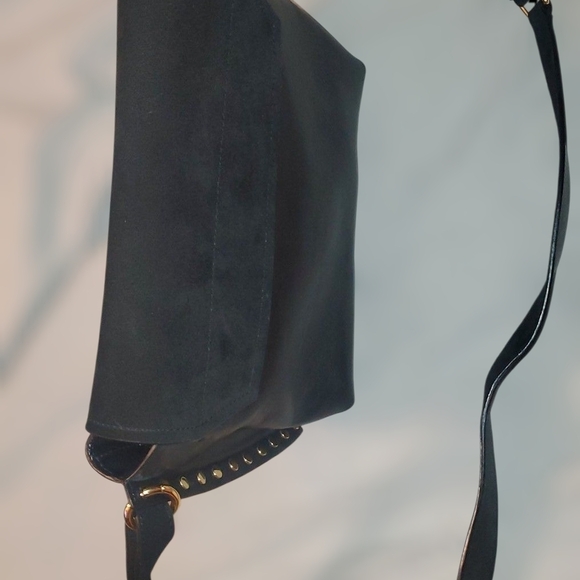 ISABEL MARANT grommet design suede flap shoulder bag. - Picture 3 of 8